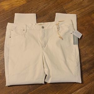 Coldwater Creek mid rise, ankle slim leg, white jeans size 18